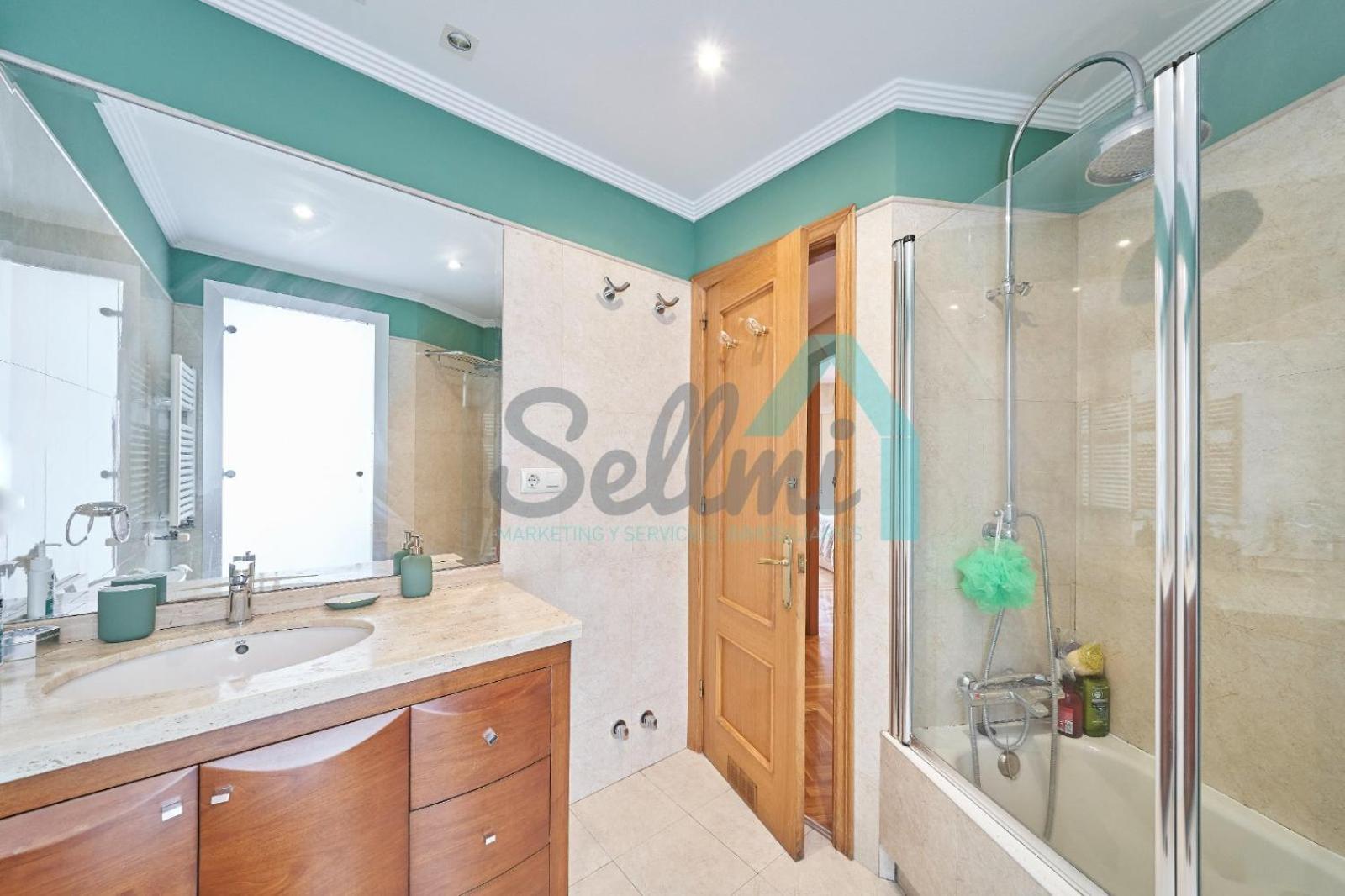 Atico Salesas Apartment Oviedo Ngoại thất bức ảnh